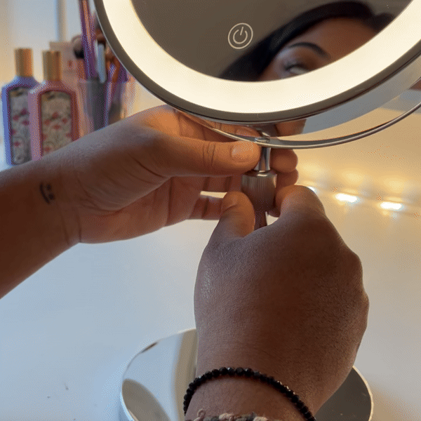LumiGlow Pro intelligent sminkespeil med justerbart LED-lys og 10x forstørrelse